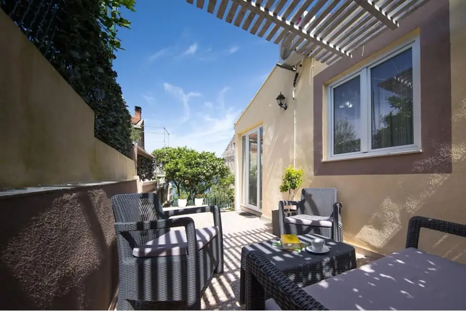 Modern Garden Cottage