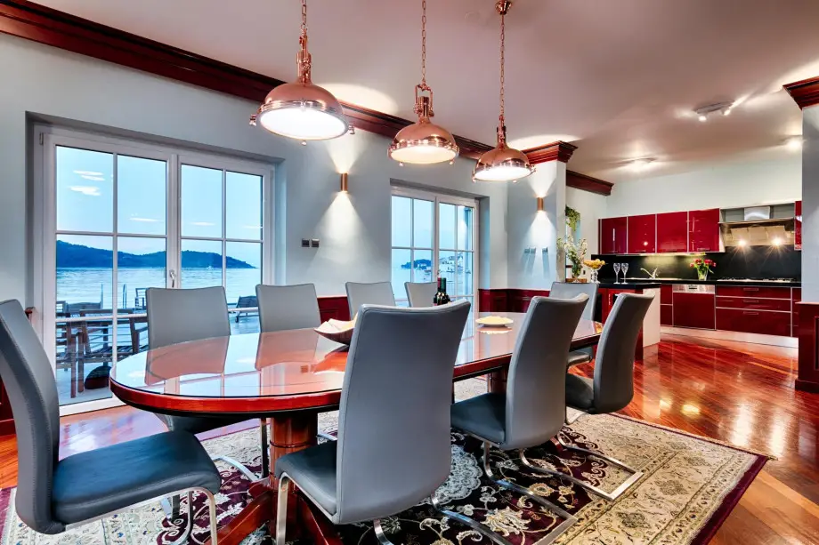 Four Bedroom Seafront Apartment