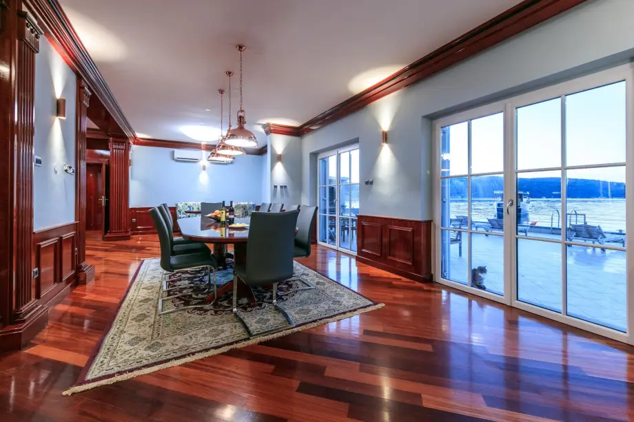 Four Bedroom Seafront Apartment