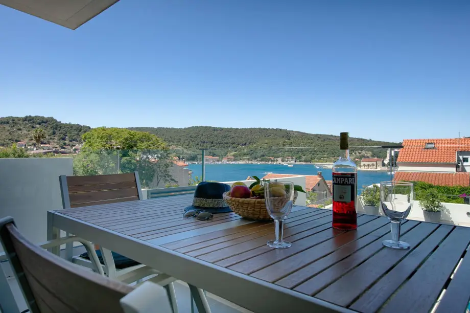 The Vista Pool House