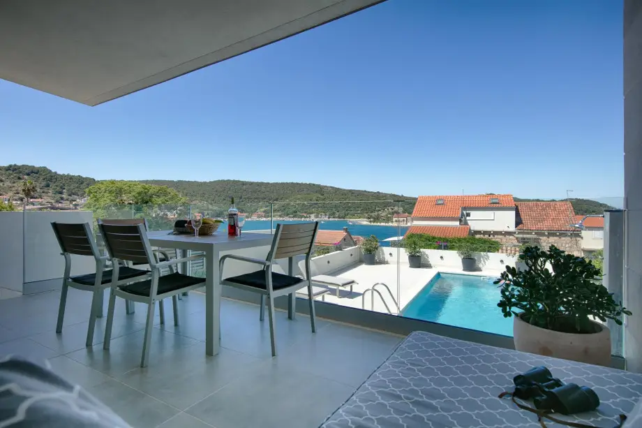 The Vista Pool House