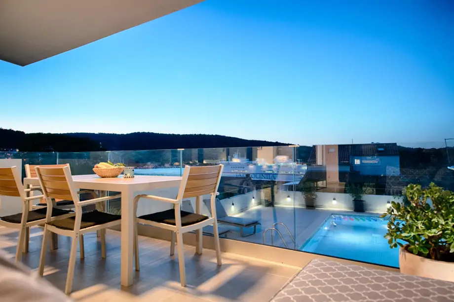 The Vista Pool House
