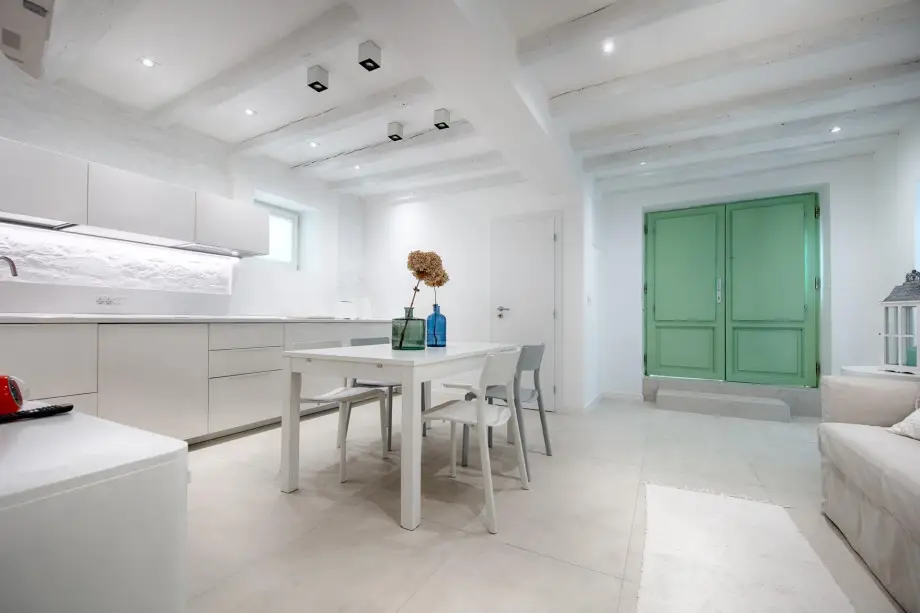 Zoia’s Kut Apartment