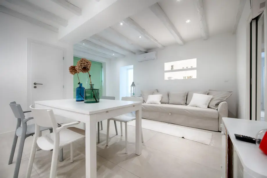 Zoia’s Kut Apartment