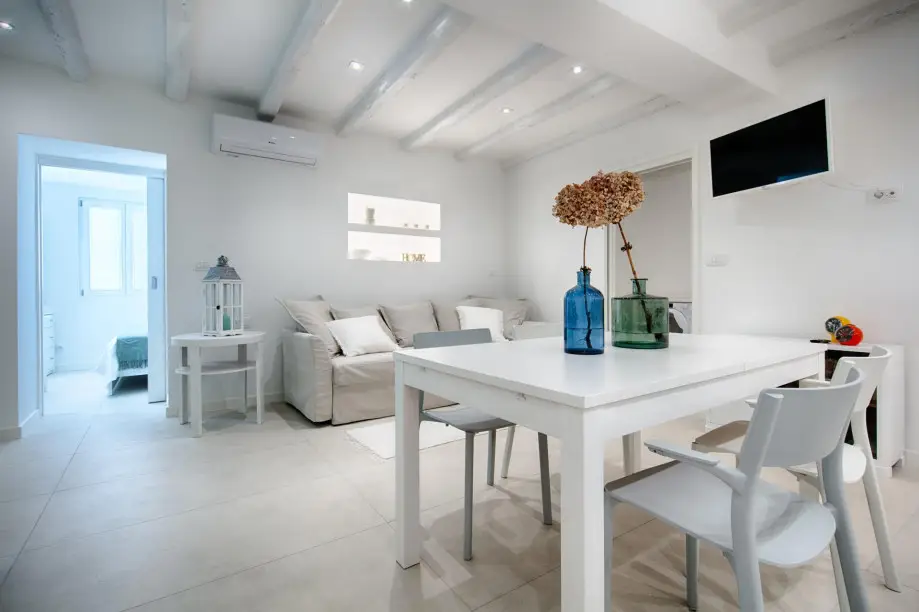 Zoia’s Kut Apartment
