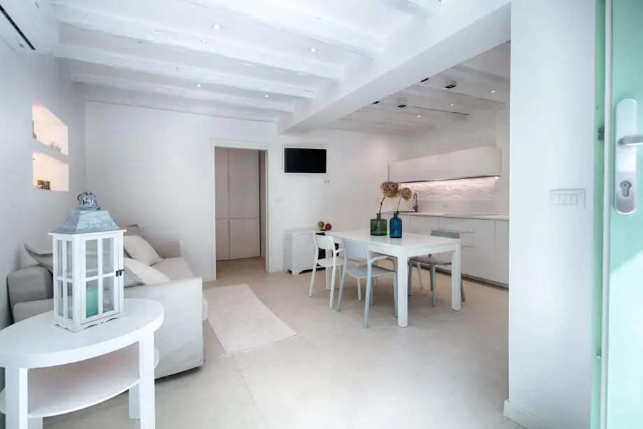 Zoia’s Kut Apartment