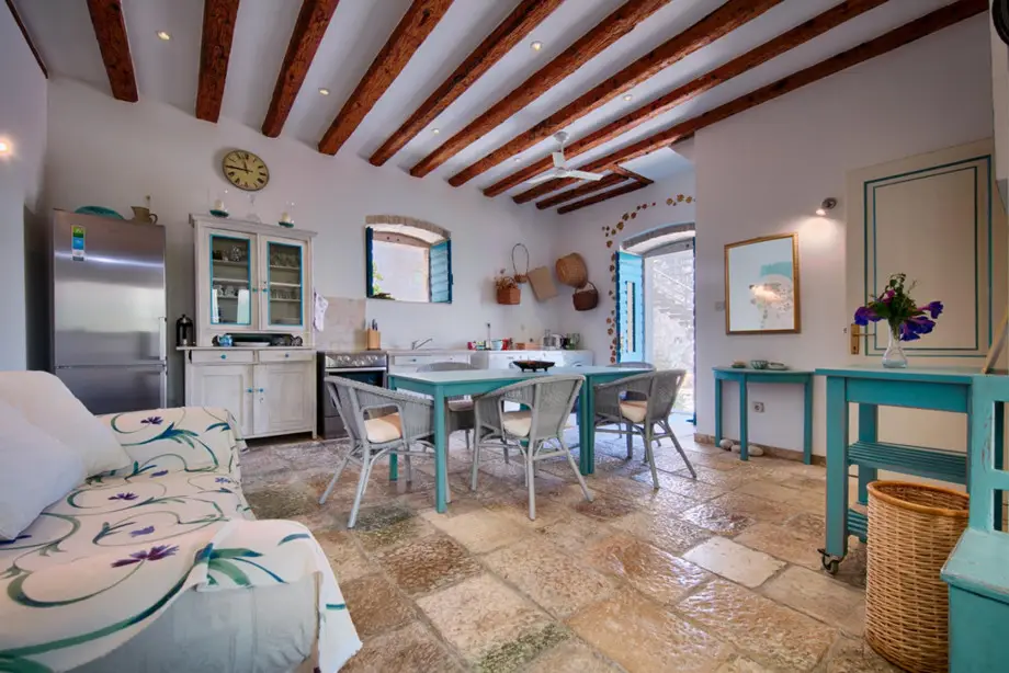 Turquoise House Kut