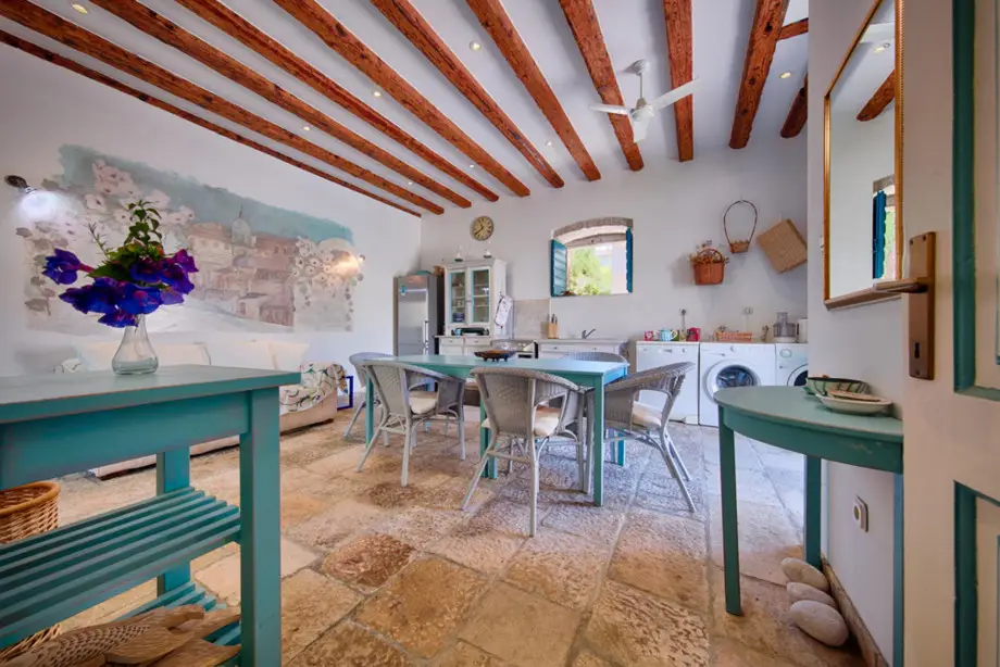 Turquoise House Kut