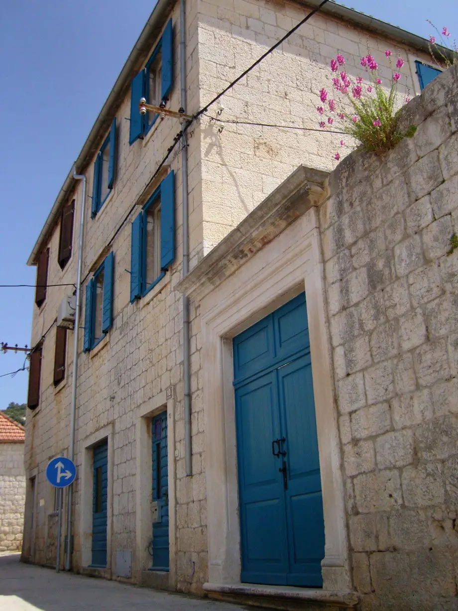 Turquoise House Kut