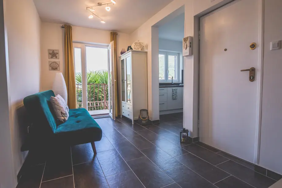Violet Seaview Apartment